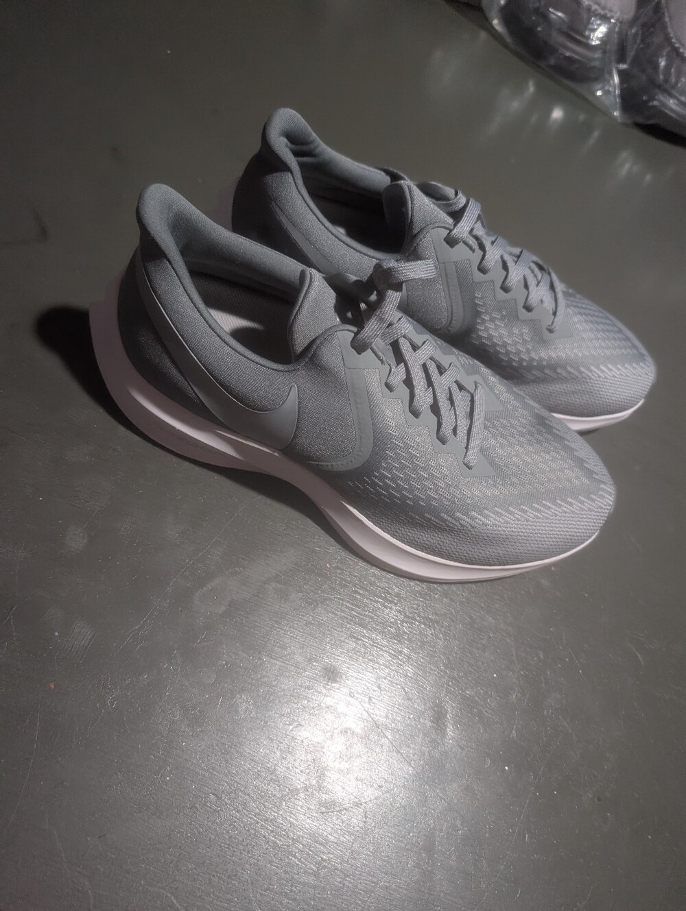 Nike Zoom Winflow 6 Size 10 Dnekaers NWOT